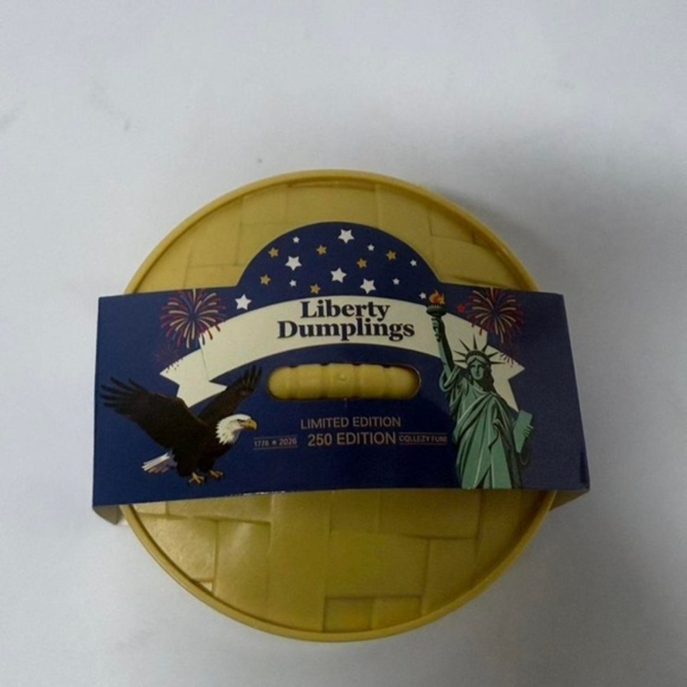 Liberty Dumplings 250th Anniversary Edition Slow Rise Squishy Toy Yellow Basket